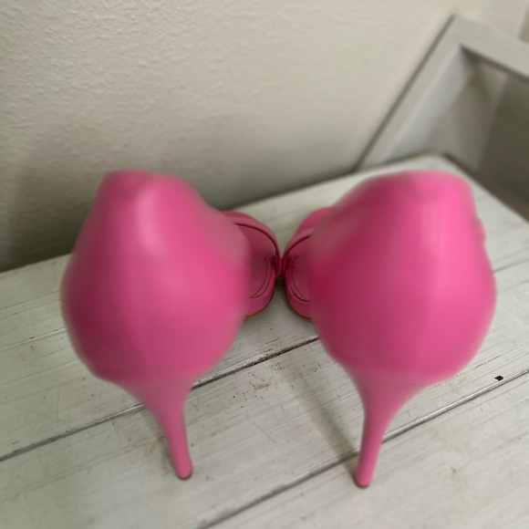 Calvin Klein Pink Heels Elegant Design - Picture 4 of 7